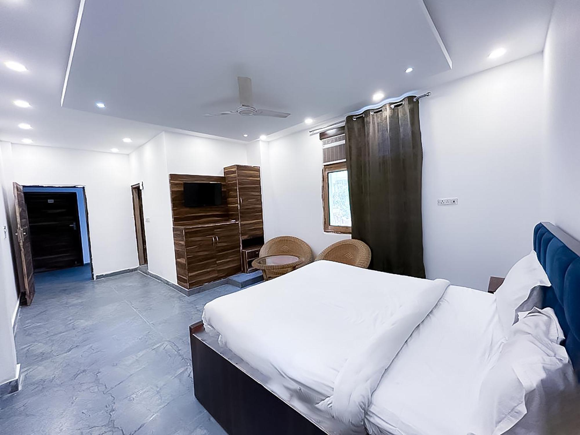 Deluxe Room Sec 132 Near Paras Mall Noida Exterior foto
