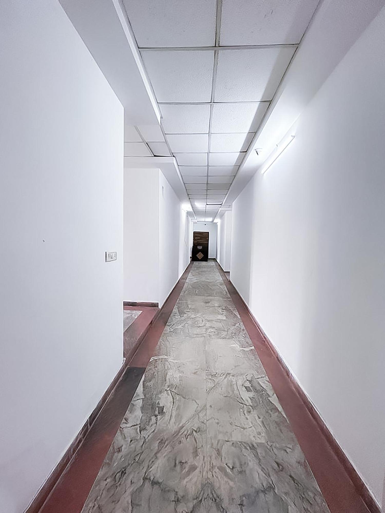 Deluxe Room Sec 132 Near Paras Mall Noida Exterior foto